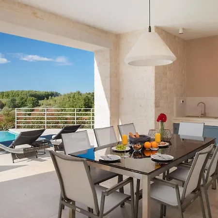 Villa Blanche By Ilc
